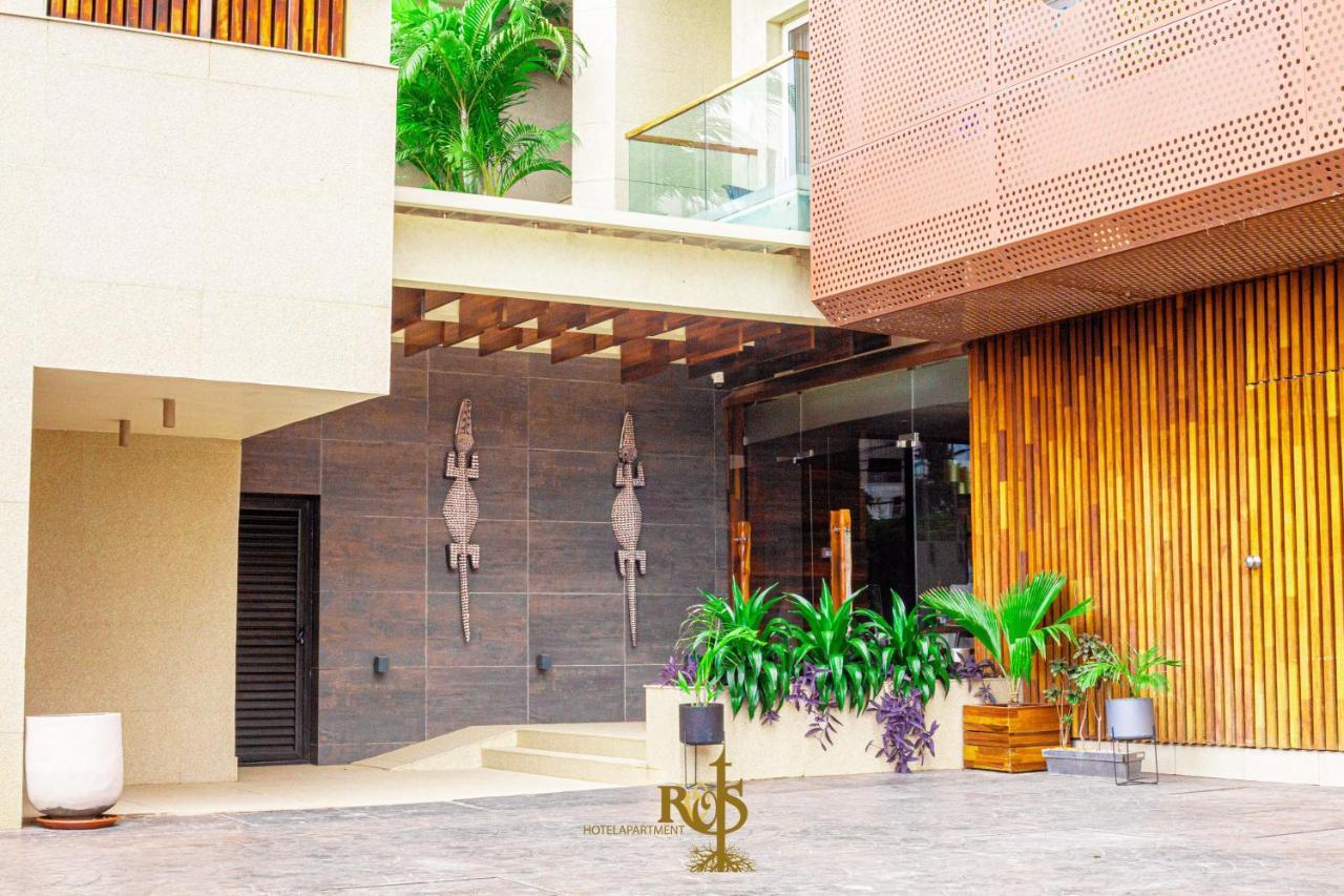 Roots Hotel Apartments Abidjan Esterno foto