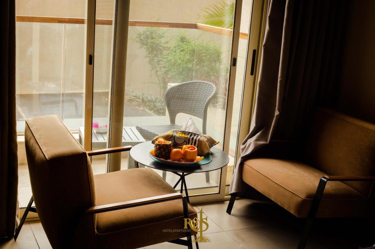 Roots Hotel Apartments Abidjan Esterno foto