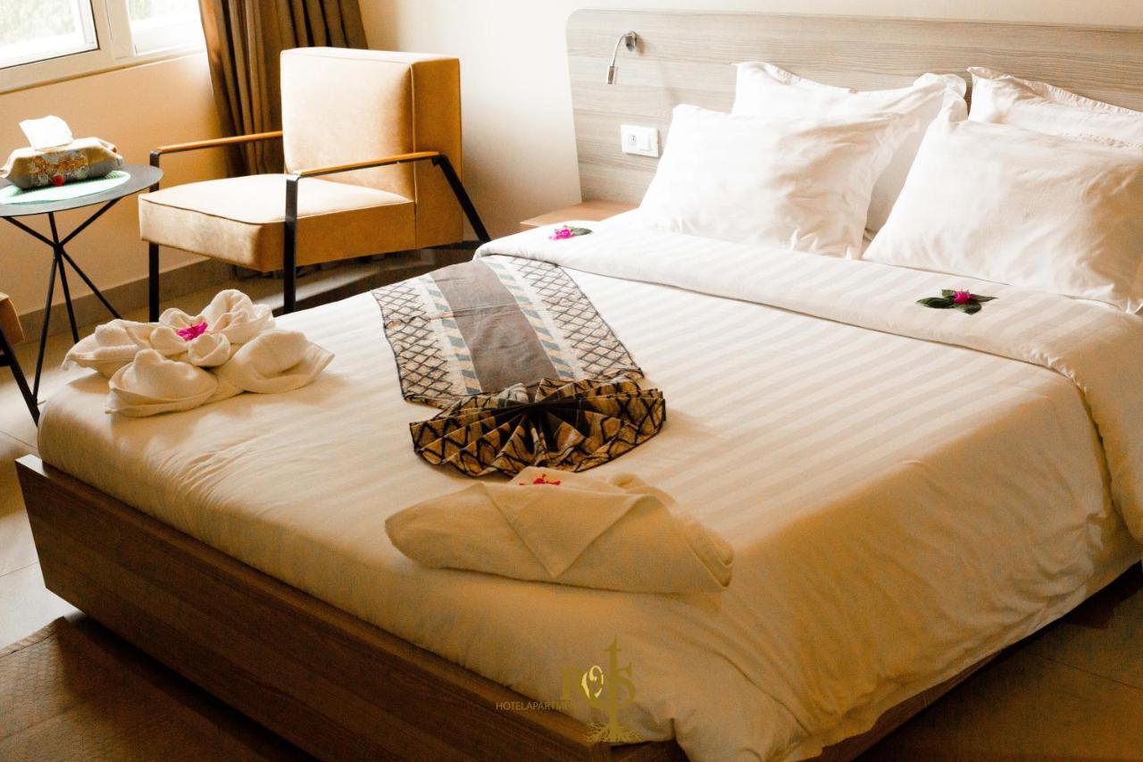 Roots Hotel Apartments Abidjan Esterno foto
