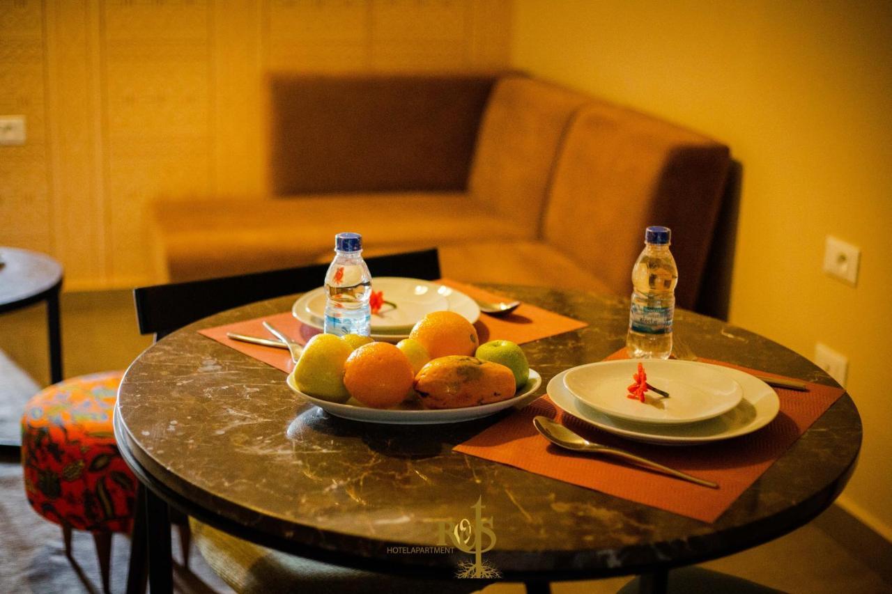 Roots Hotel Apartments Abidjan Esterno foto