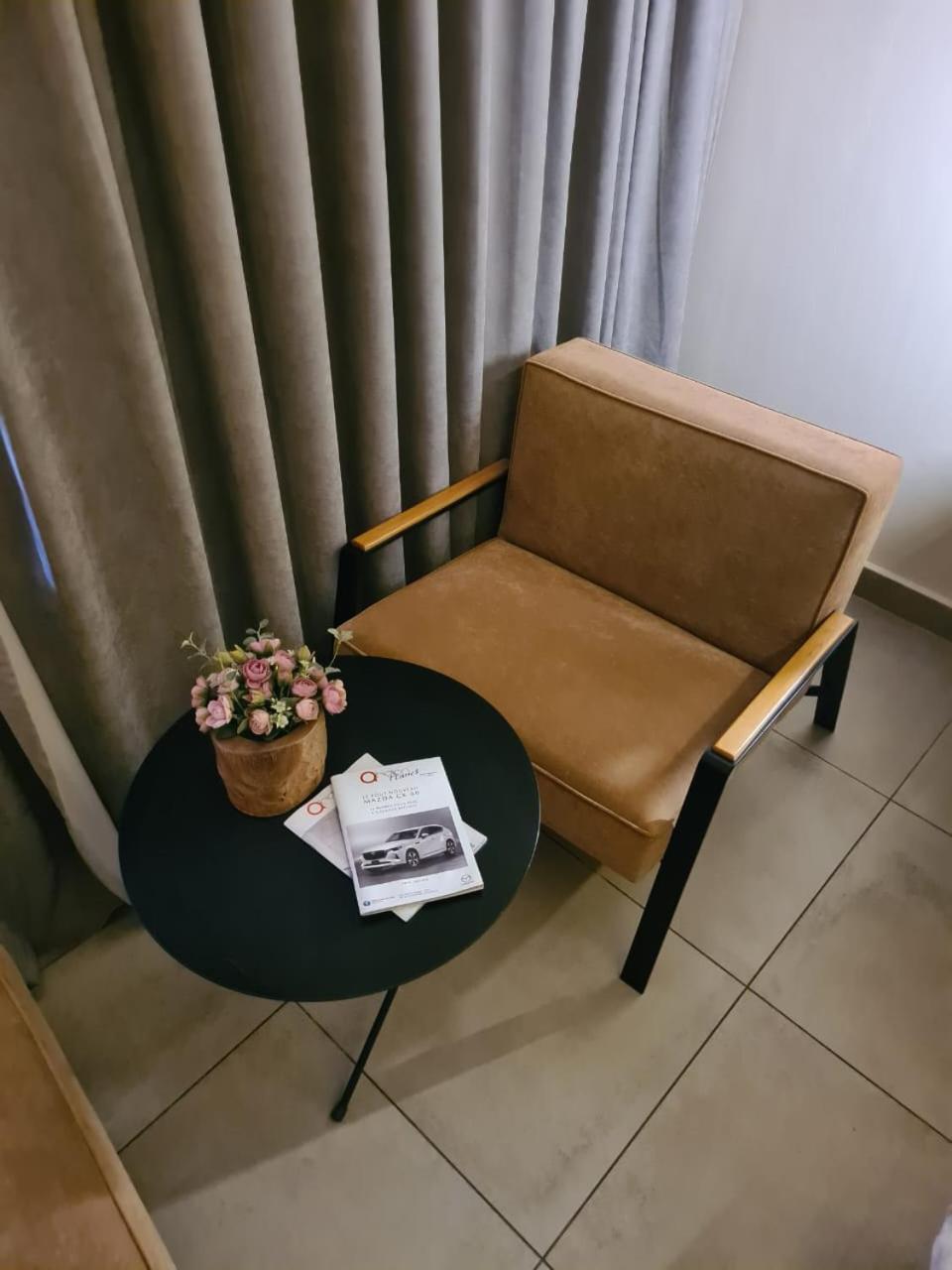 Roots Hotel Apartments Abidjan Esterno foto