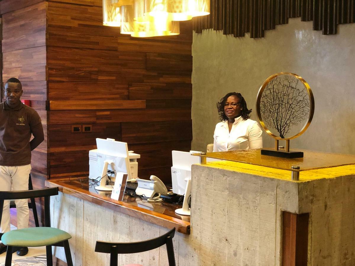 Roots Hotel Apartments Abidjan Esterno foto