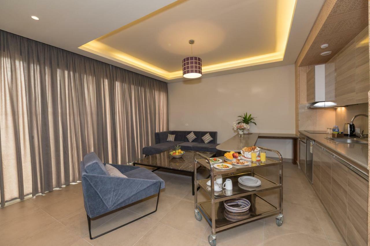 Roots Hotel Apartments Abidjan Esterno foto