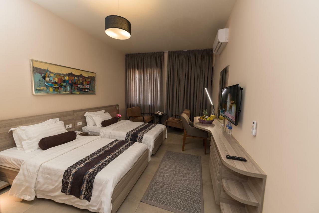 Roots Hotel Apartments Abidjan Esterno foto