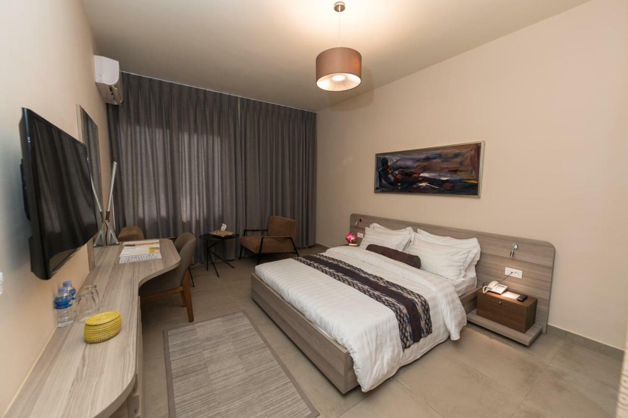Roots Hotel Apartments Abidjan Esterno foto