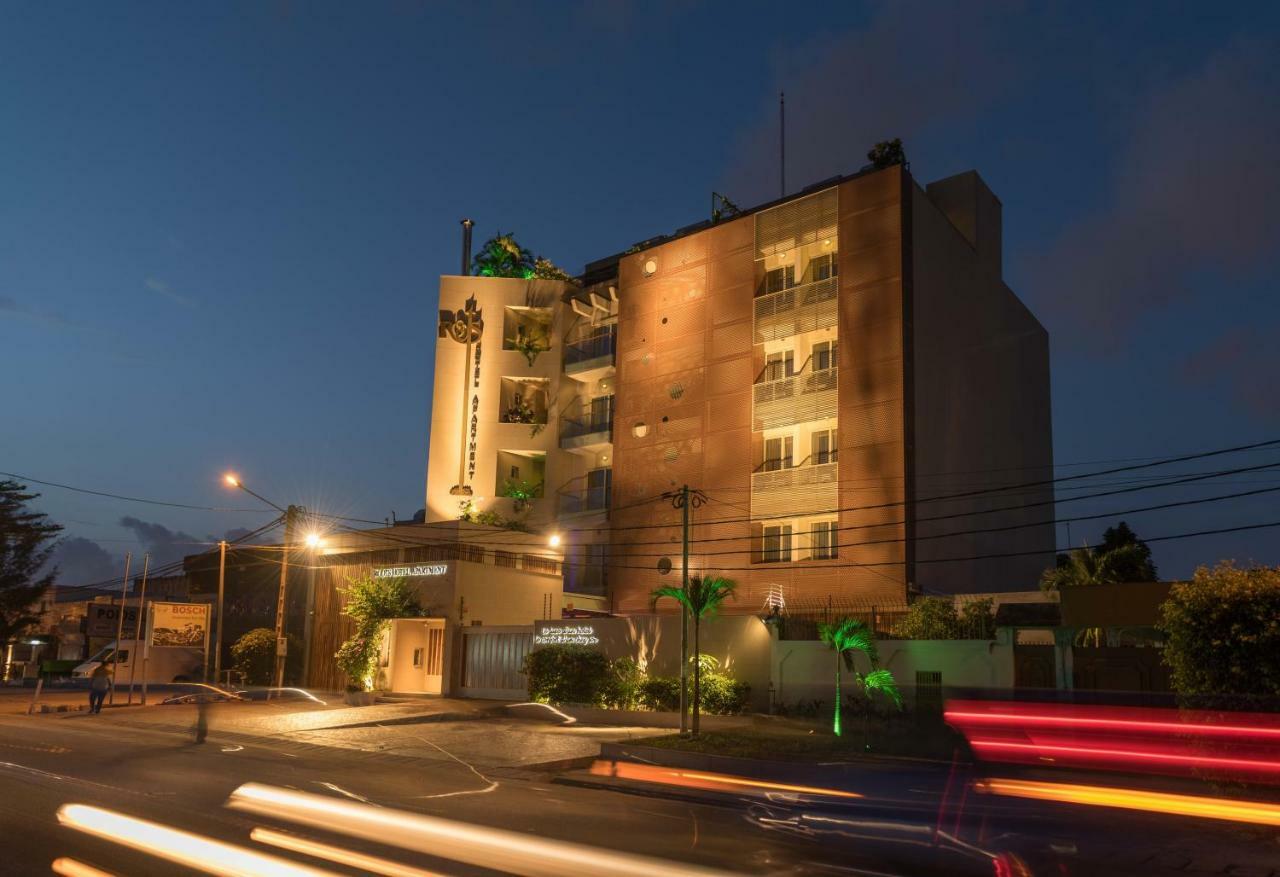 Roots Hotel Apartments Abidjan Esterno foto